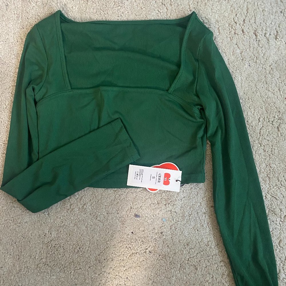 CIDER Solid Square Neck Knitted Crop Top